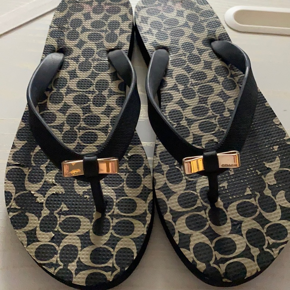 Authentic COACH Flip Flips Size 7/8